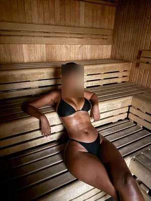 Mia Eden - zdjęcie 1